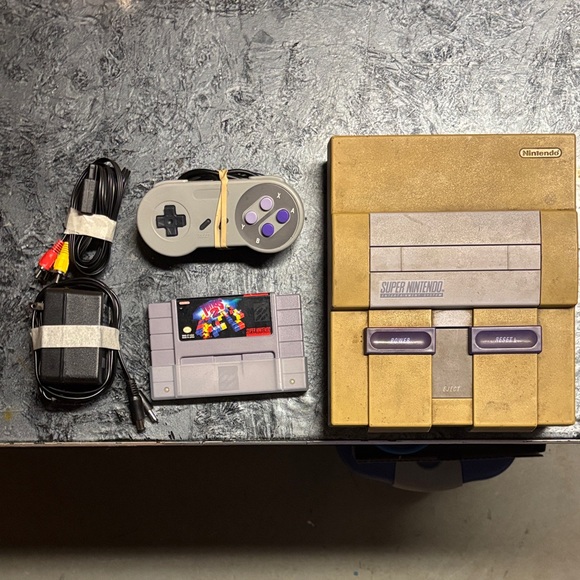 Super Nintendo SNES Console Bundle. includes controller, cords, & Tetris 2 - Picture 1 of 11